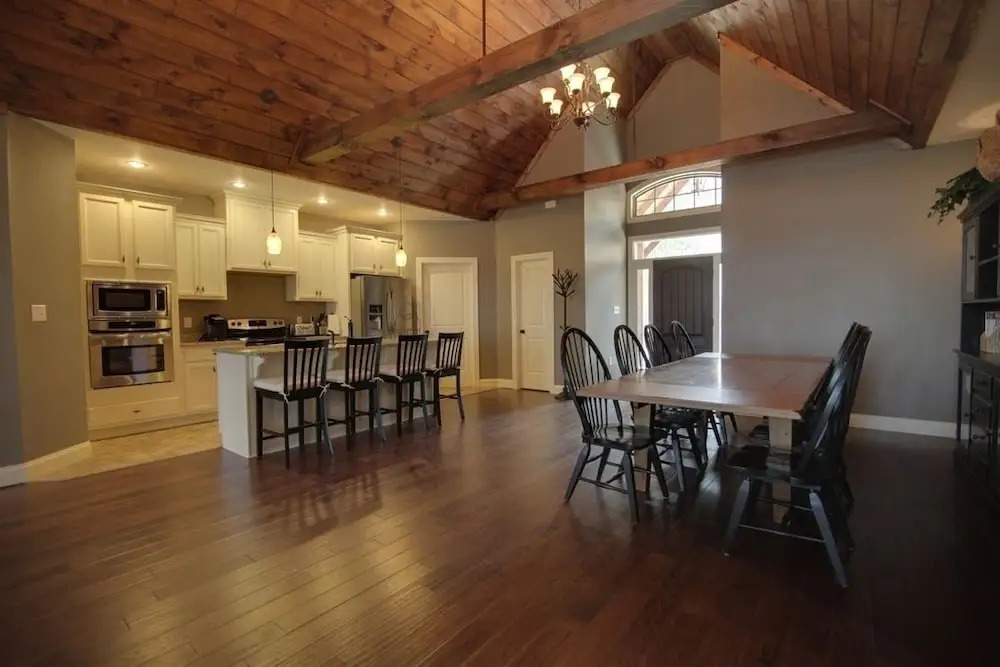 Lakefront Privacy On A Large Wooded Lake Lure, Lakefront 4 Bedroom Home