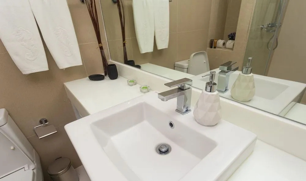 The Aristo Resort 421