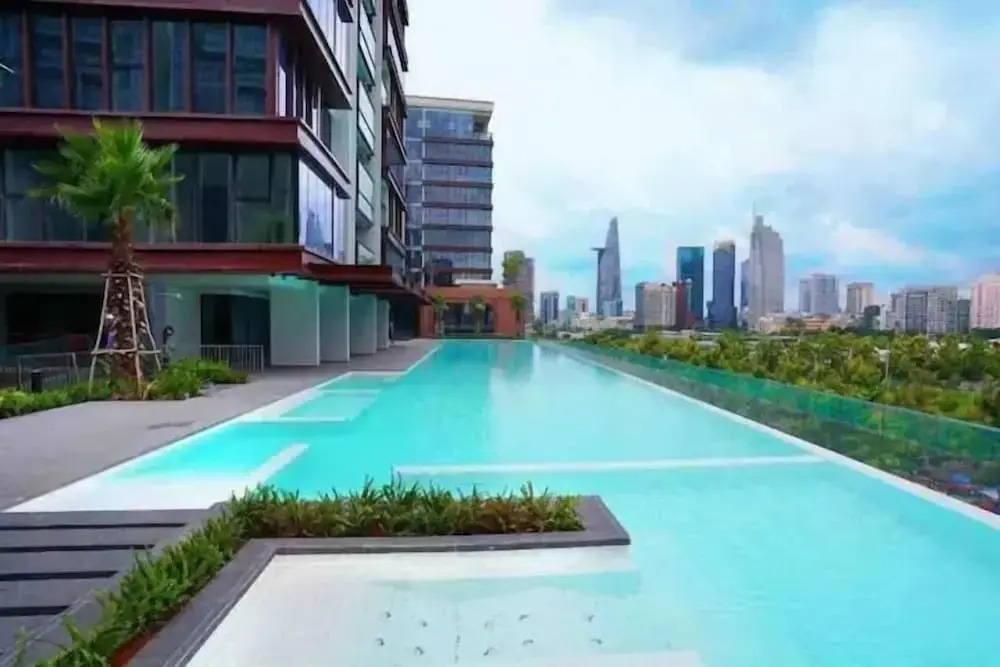 Metropole - Christine Hospitality