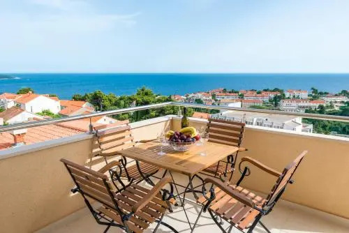 Blue Horizon Apartments