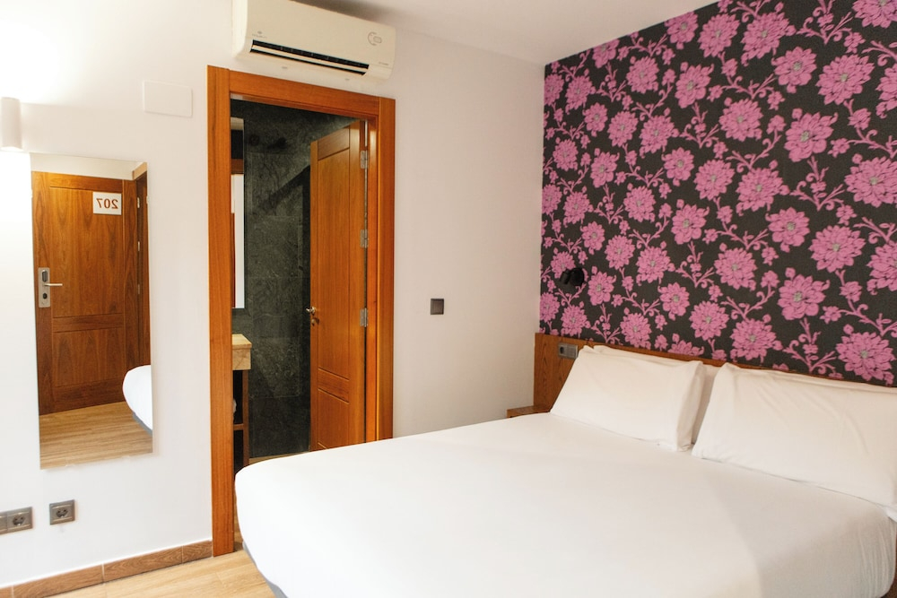 León Center Rooms