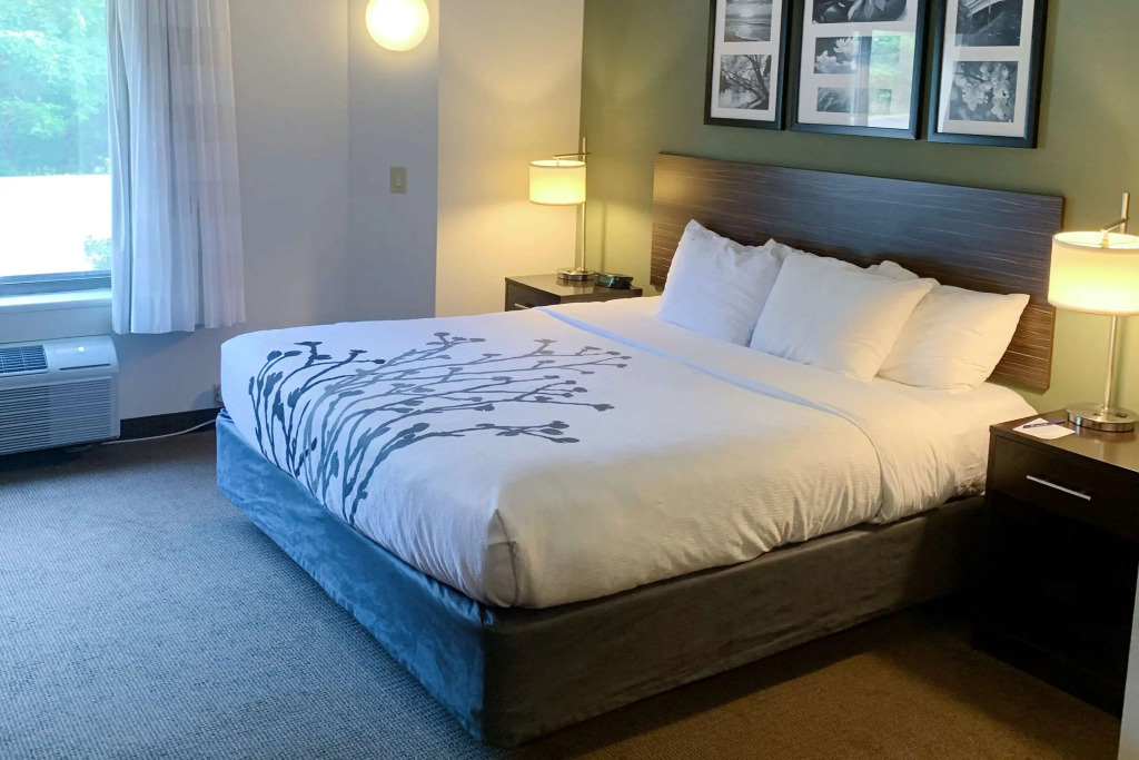 Sleep Inn & Suites Queensbury - Lake George