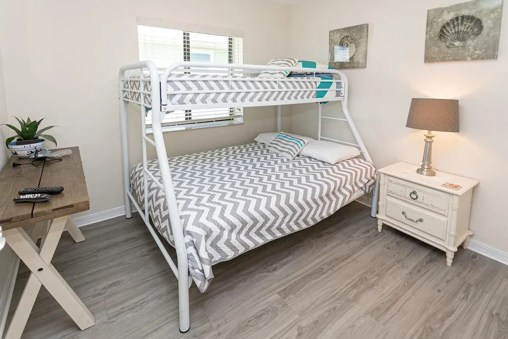SEA Haven 512 [3/2.5] Free Activities! & Oceanfront Wifi Pool