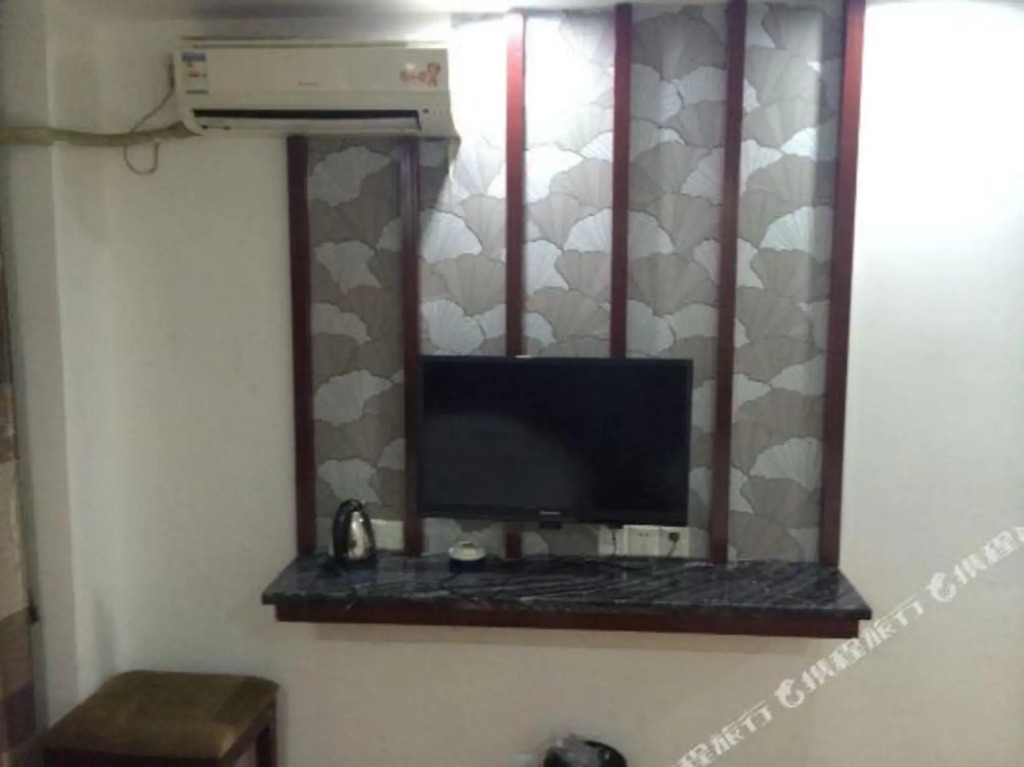 Home Inn Huaxuan Collection Hotel (Guangzhou Railway Station Clocks and Watches City)