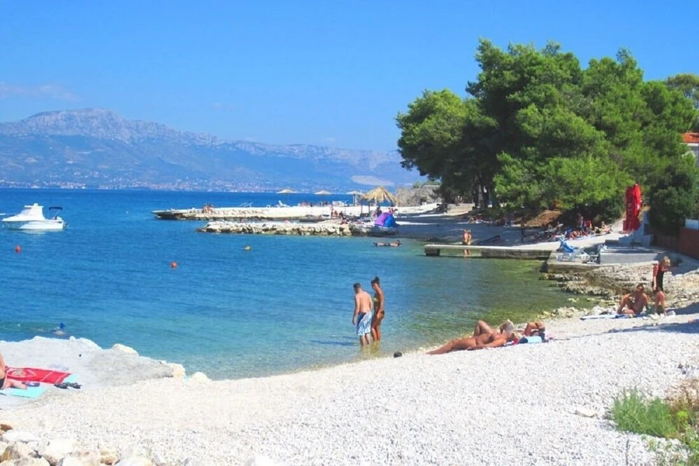 Bela1 - Close to the Beach - A1