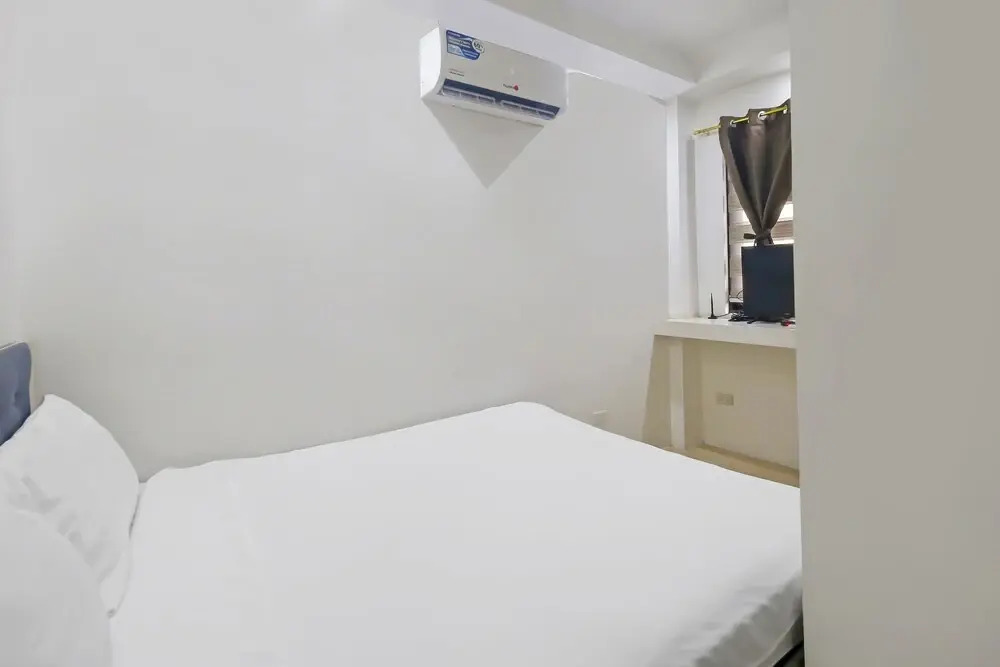 OYO 896 Silverio Suites
