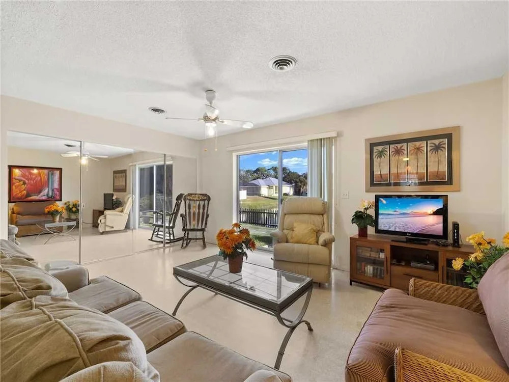 Venice Avalon Home - Three Bedroom Home