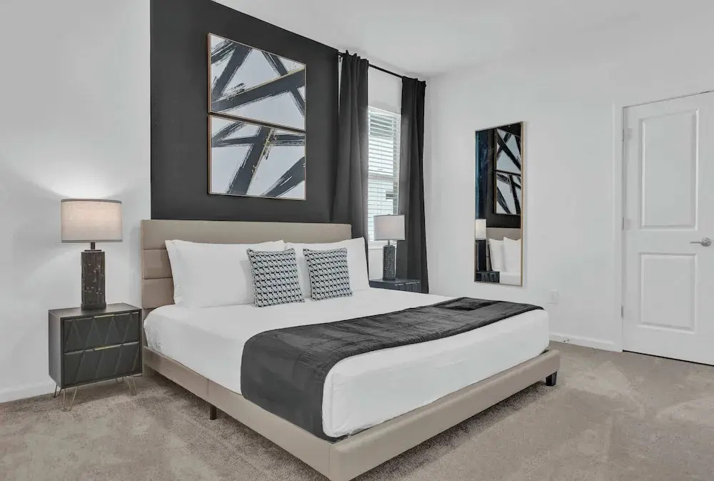 Upstay Epic 15br Mansion for Big Groups Near Parks