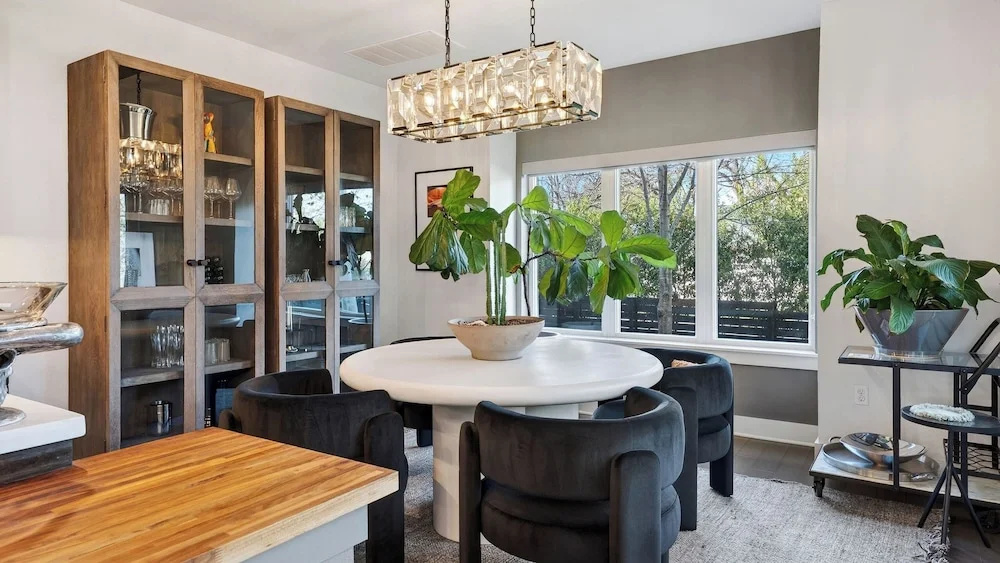 Bluebonnet Lane by Avantstay Near Lady Bird Lake + Downtown Patio + Firepit Designer Zilker Home