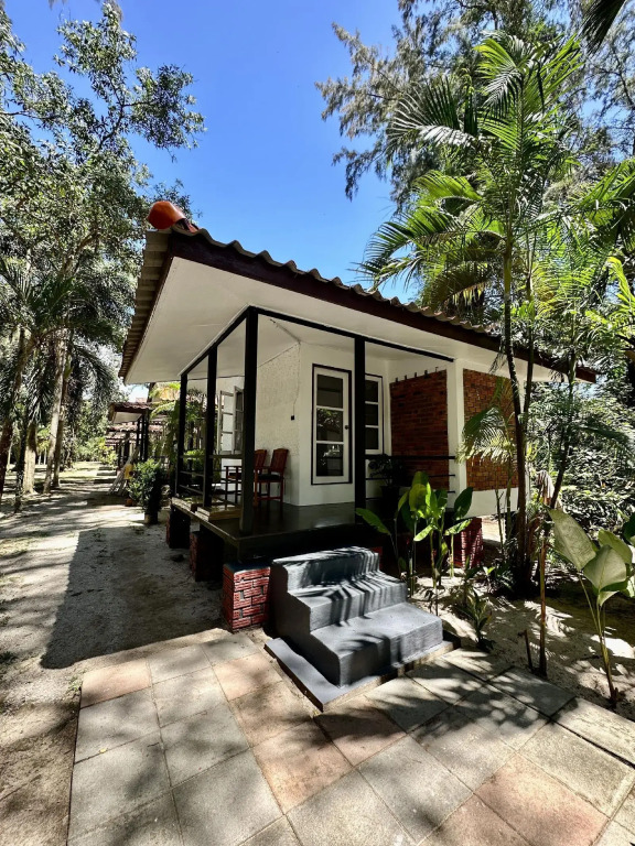 Sand Beach Bungalow