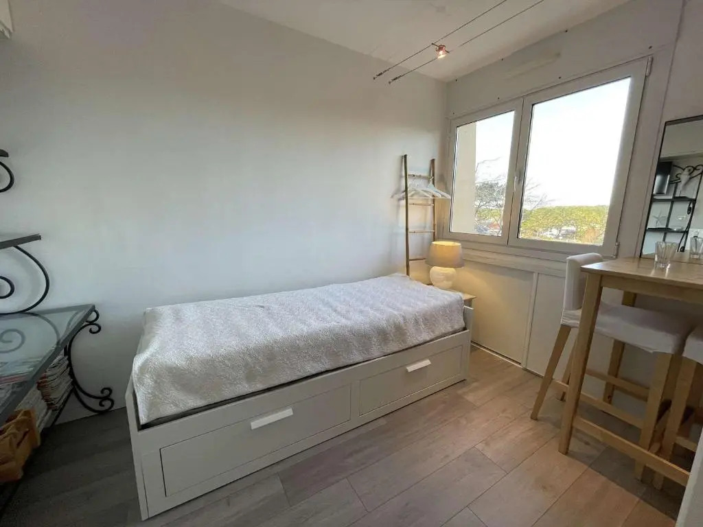 Appartement Saint-Jean-de-Monts, 1 pièce, 2 personnes - FR-1-224C-28