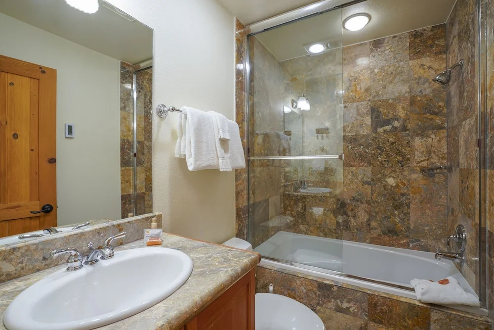Bear Creek Lodge 209a 1 Bedroom Condo by Alpine Lodging Telluride
