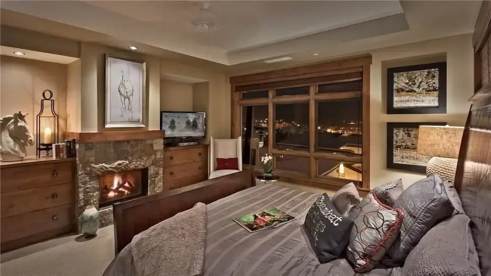 Sleeping Giant 518 4 BedroomCondo By Moving Mountains
