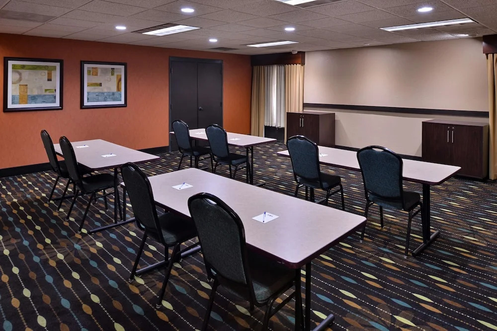 Hampton Inn Wichita/west Airpo