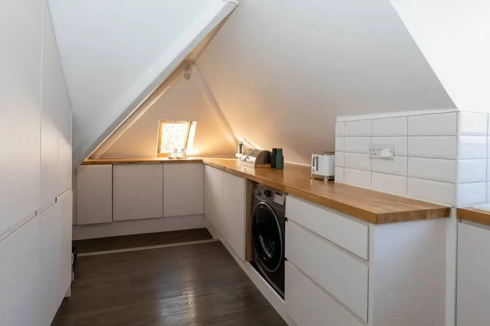Bright 1 Bedroom Flat Near the Tube