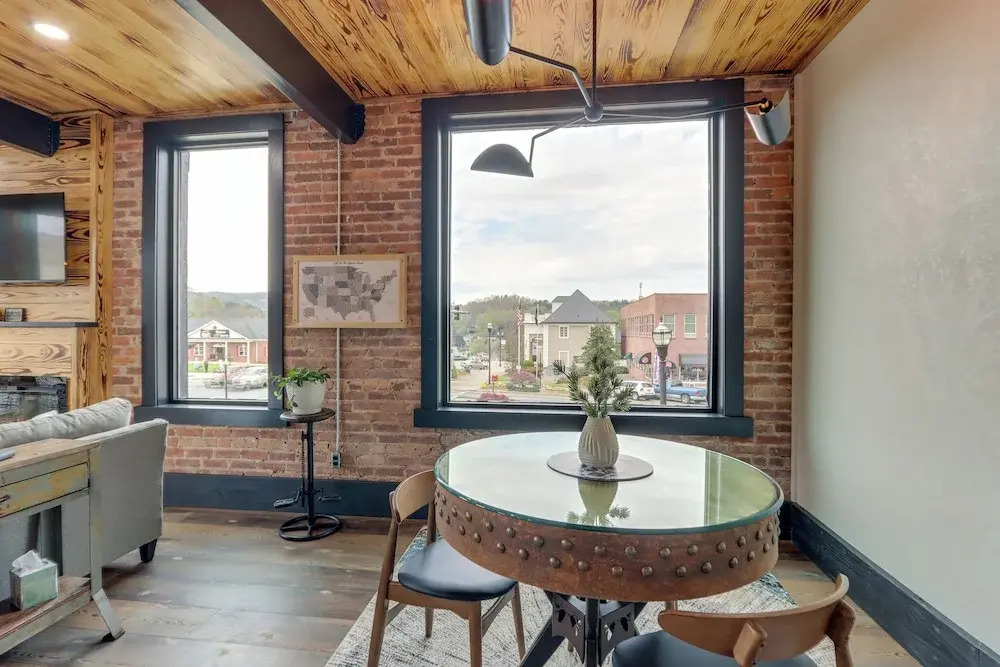 Luxurious Downtown Murphy Vacation Rental Loft!