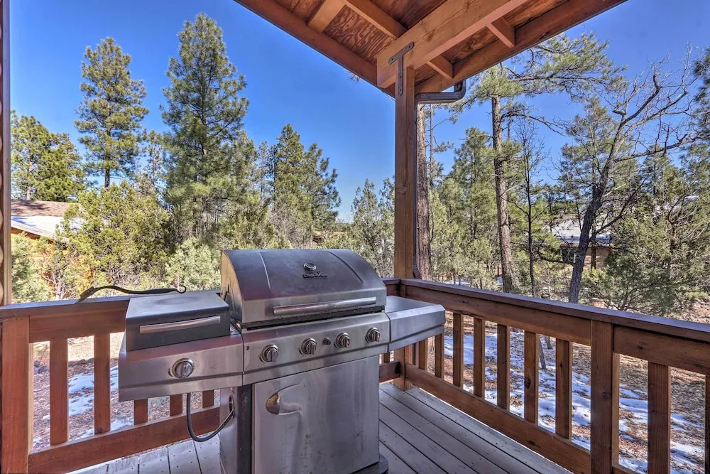 Hike, Fish, Golf & Ski: High Country Log Cabin!