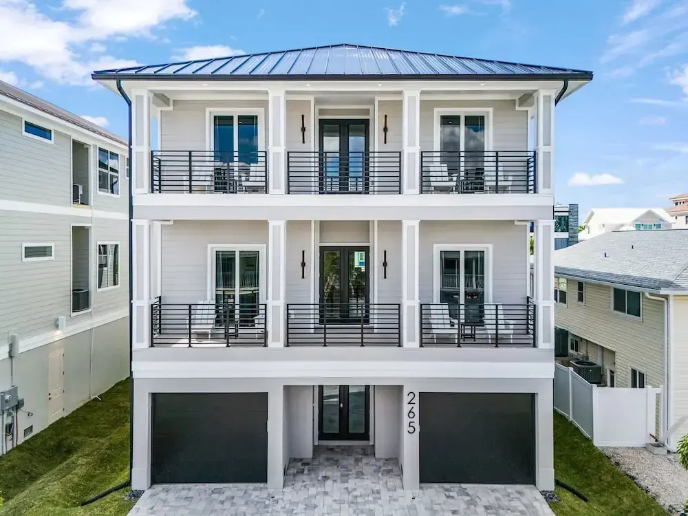 Brand New Luxury Build 265 Carolina Ave: Heated Pool, Hot Tub 6 Bedroom Home