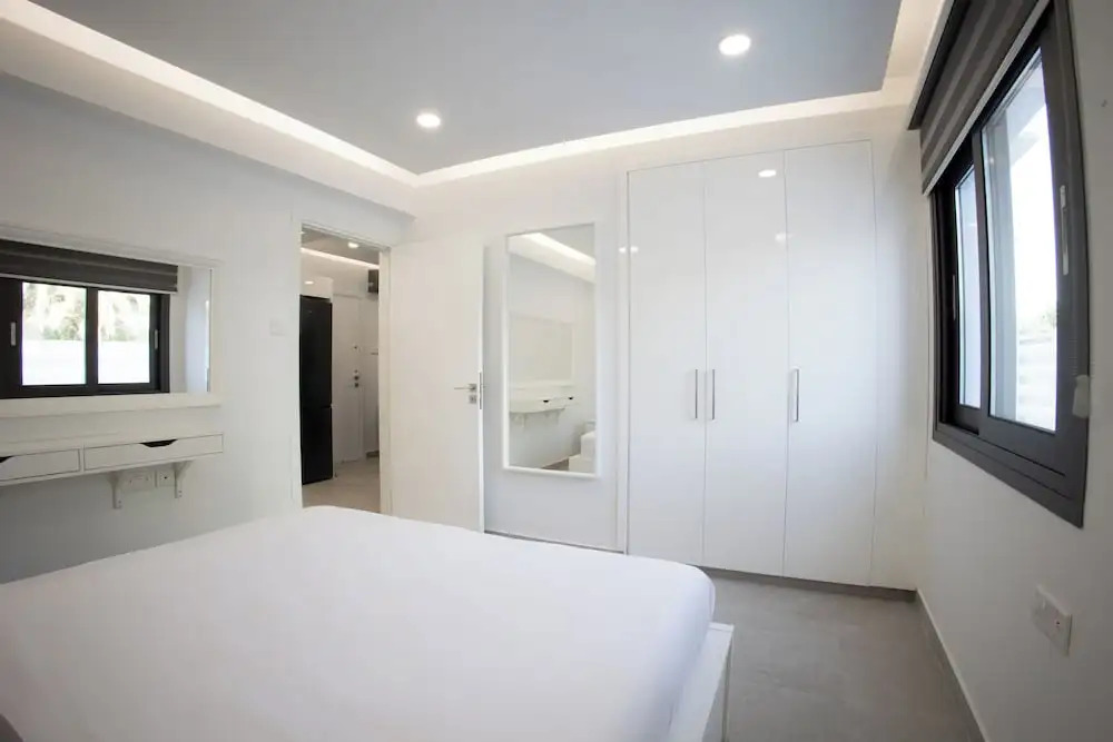 Phaedrus Living Luxury Mackenzie Flat