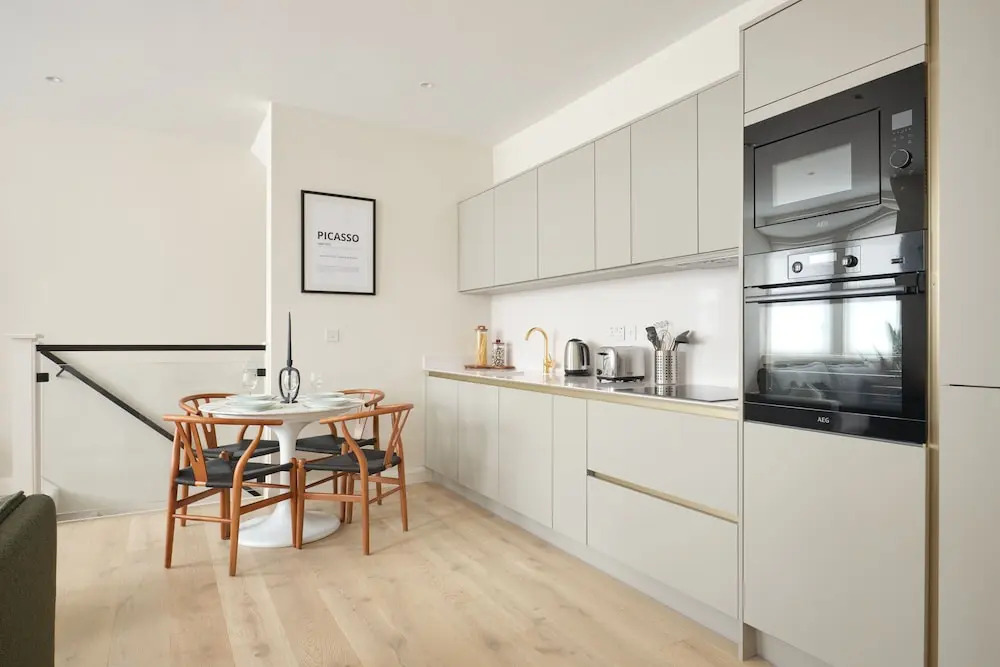 Fulham - Hestercombe House by Viridian Apartments