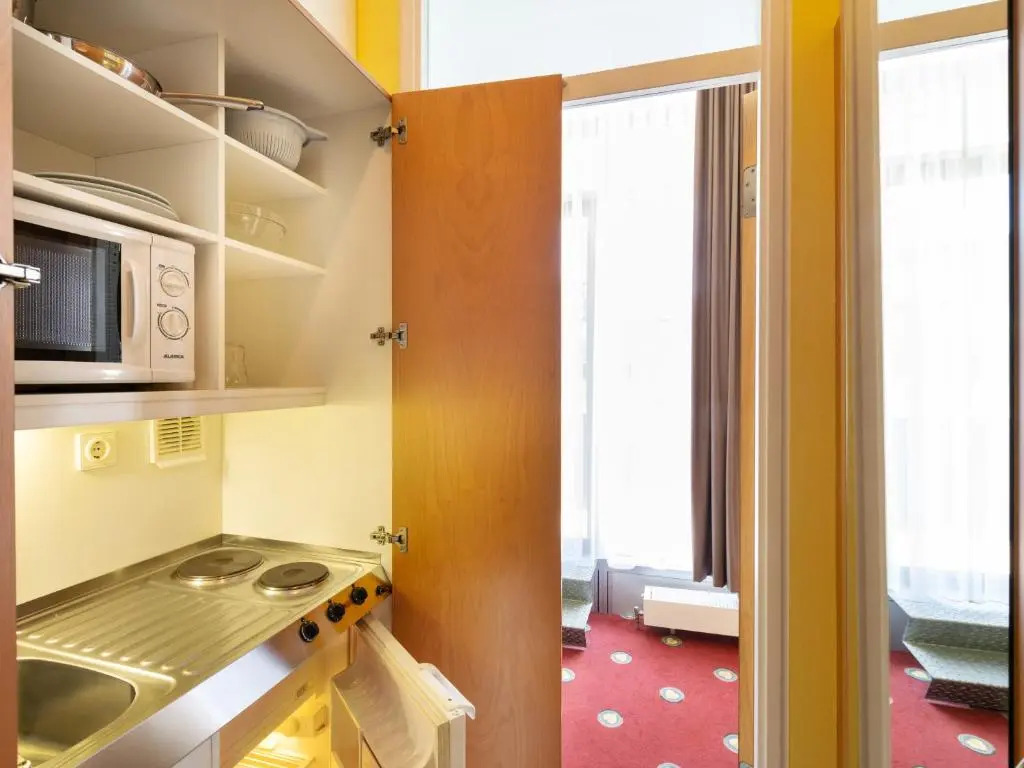 Plaza Hotel & Living Frankfurt