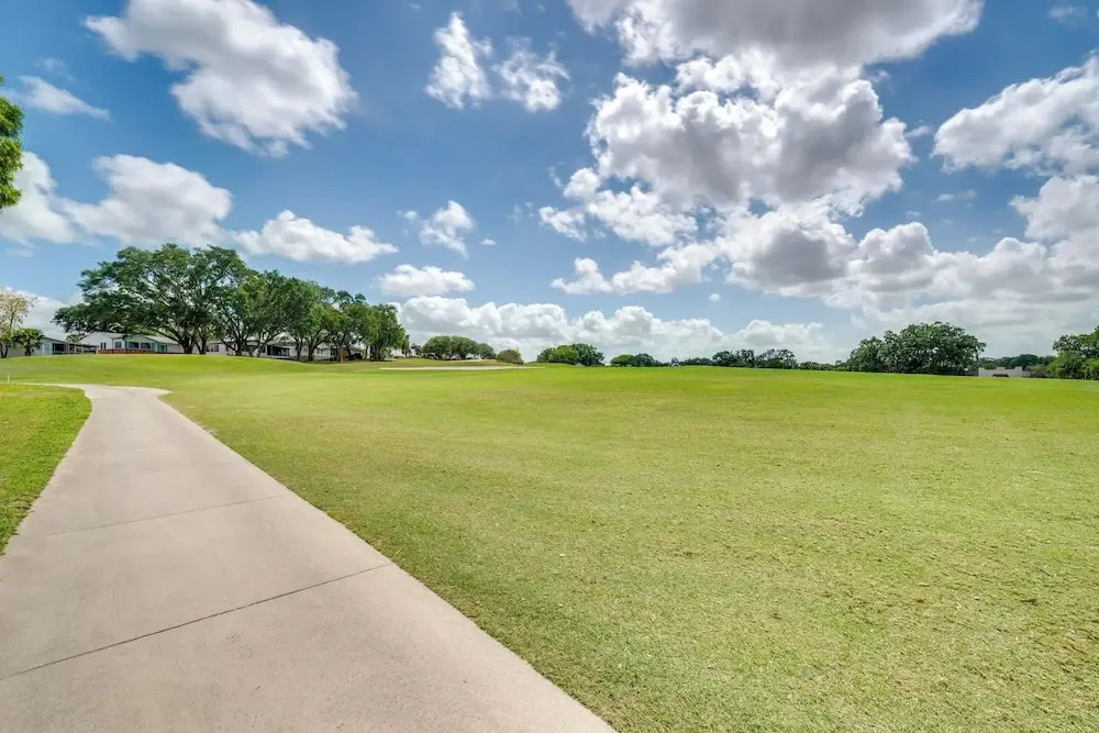 Golf-Front Hilltop Cottage in The Villages