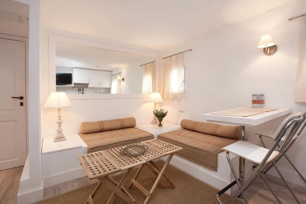 Lovely 1-bed Penthouse in Lesseps