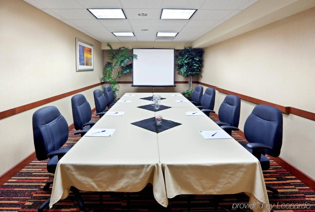 Holiday Inn Express and Suites Sumner by IHG