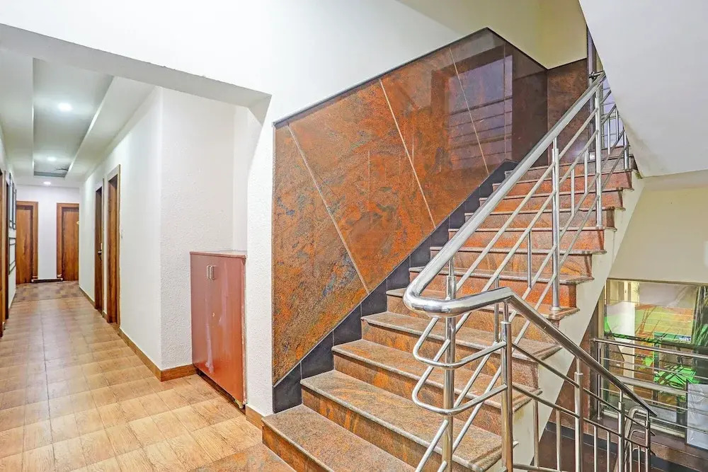 FabHotel Emerald Suites - Near MG Road Metro Station