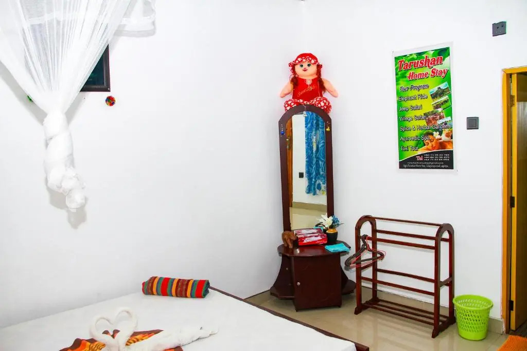 Sigiri Tarushan Home Stay