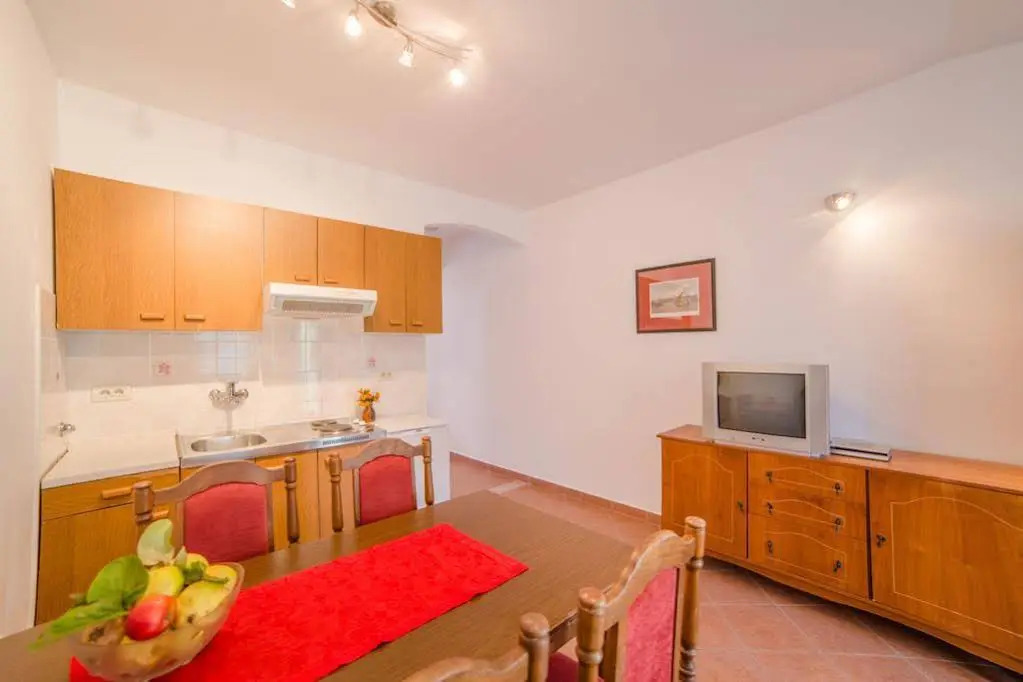 Apartments Pino 106