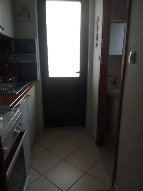 Awesome studio, 5 mins to beach, cafe, old town