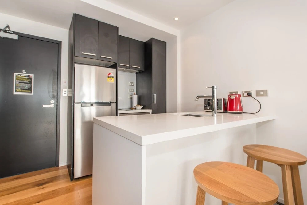 JHT  2 BRM apartment Skytower Sea view