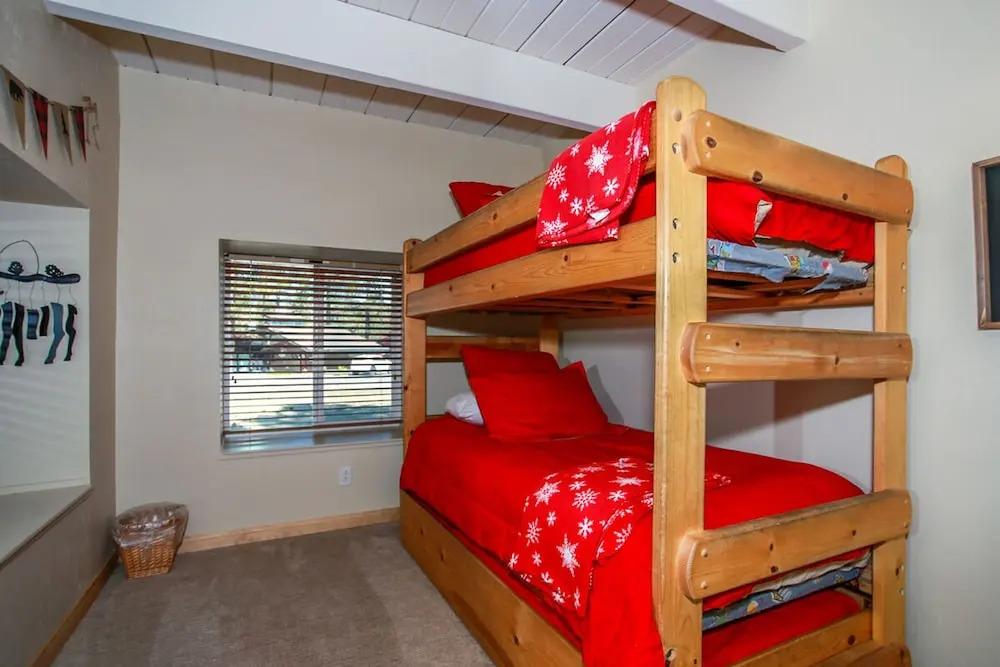 Red Door Cabin 1495 by RedAwning