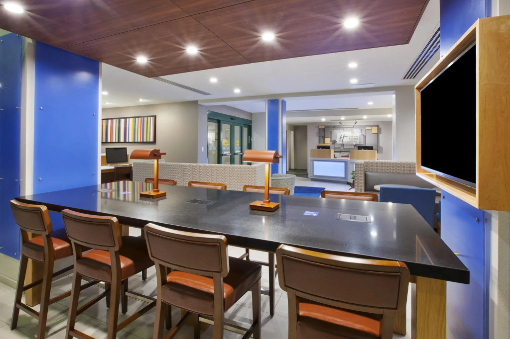 Holiday Inn Express Rochester-Victor by IHG
