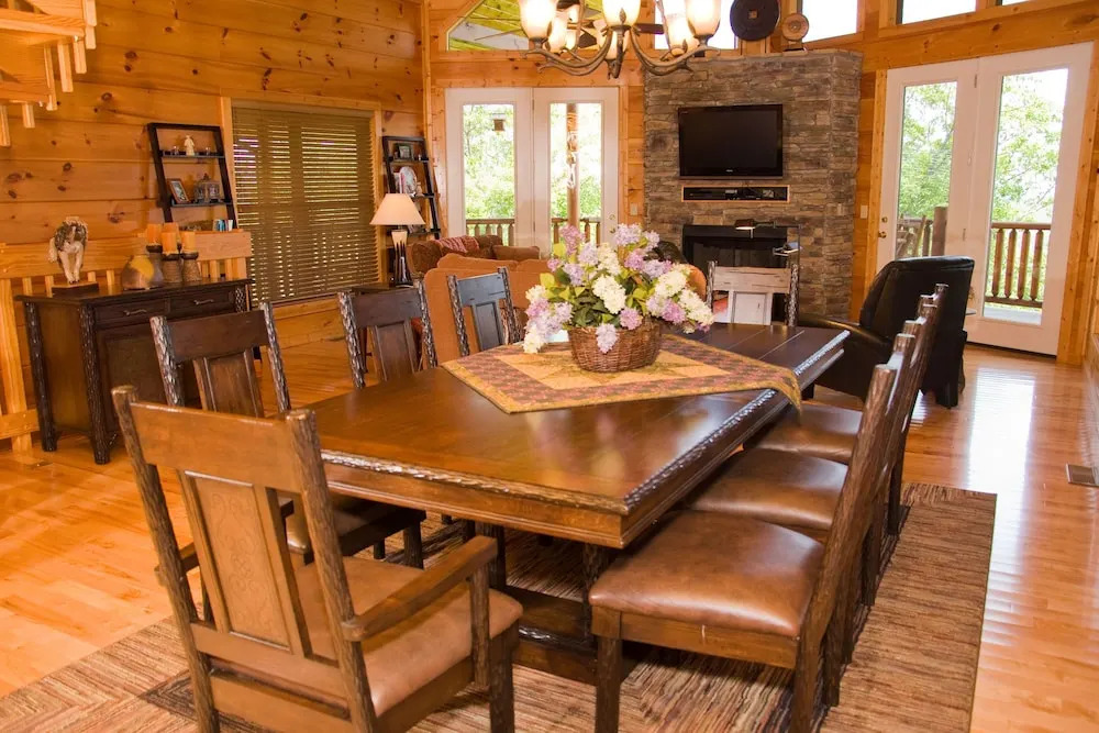 PARADISE FOUND - 3 Br Cabin