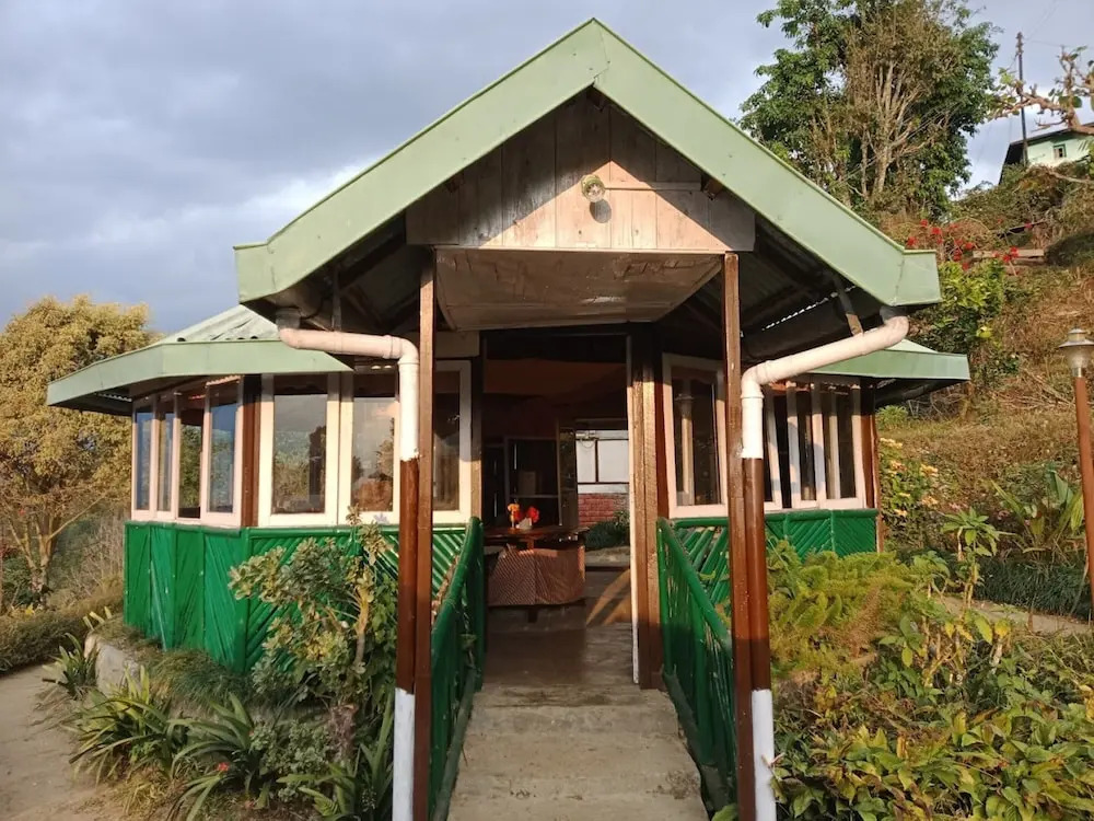 Himalayan Eagle Resort