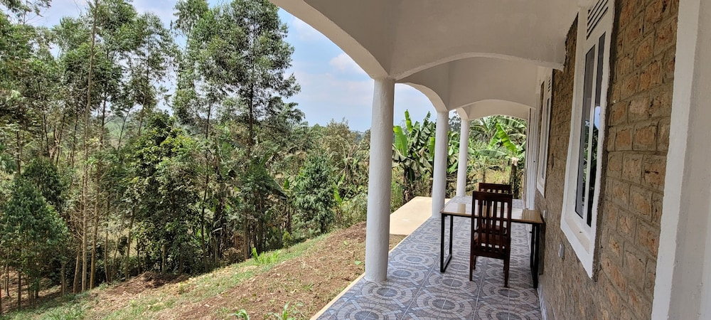 Kamengo Cottages