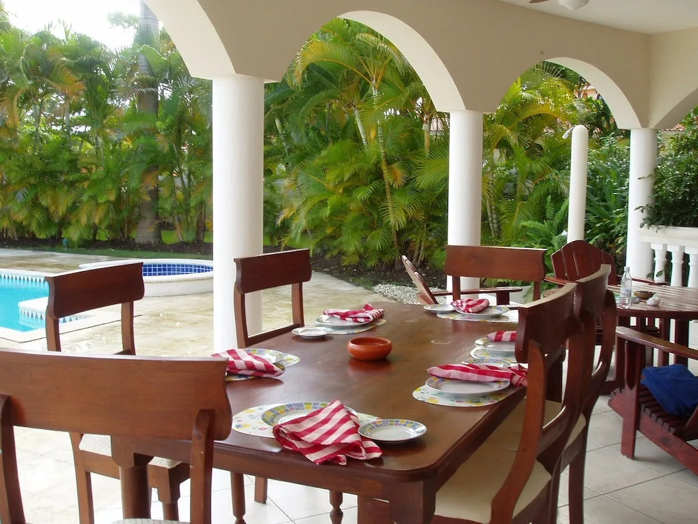 3br Villa with Vip Access - All Inclusive Program with Alcohol Included