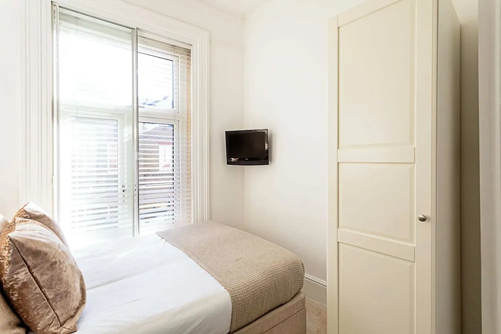 Stylish Apartment In Leafy Richmond
