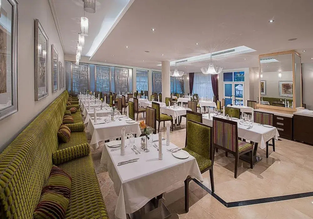 The George Hotel