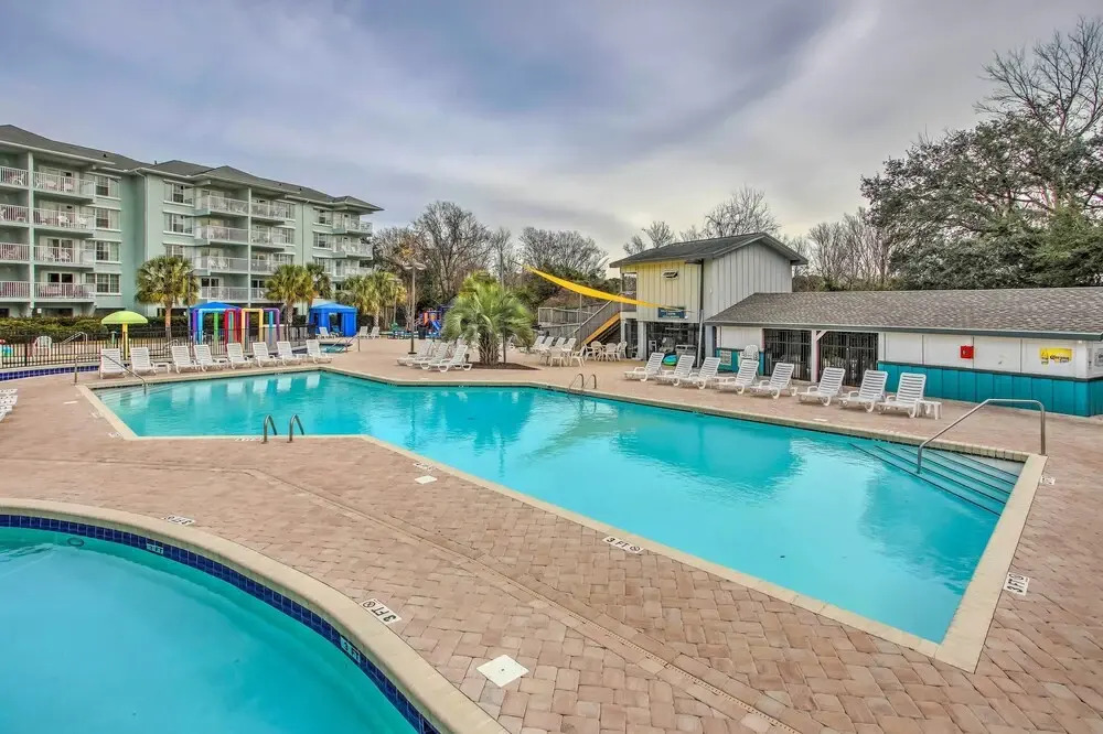 Summerhouse Villas Condo: Private Resort Beach