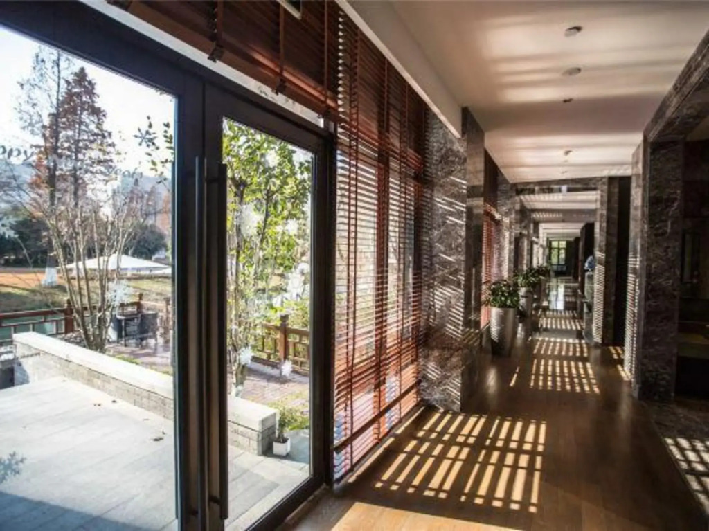 Sunshine Peninsula Jinsha Hotel