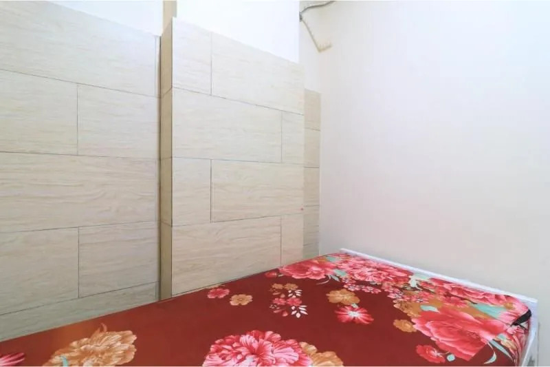 Eiffel Residence Tarakan - Female Only