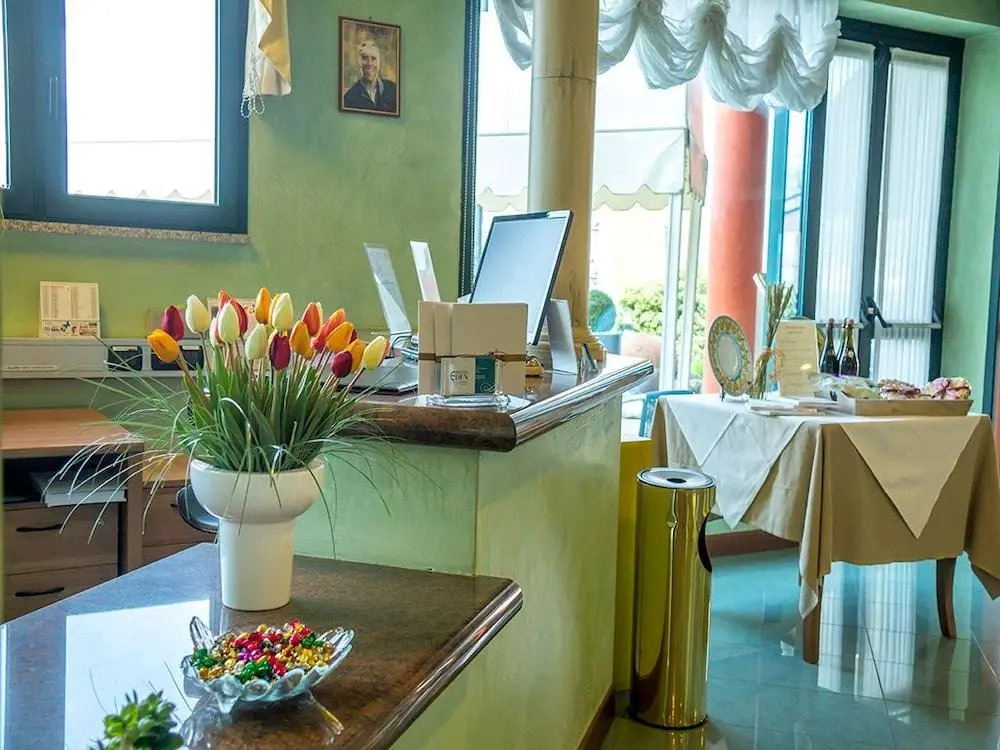 Eden Hotel