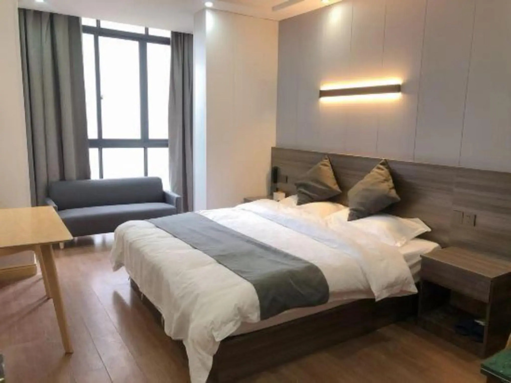 Baoyi Business Hotel