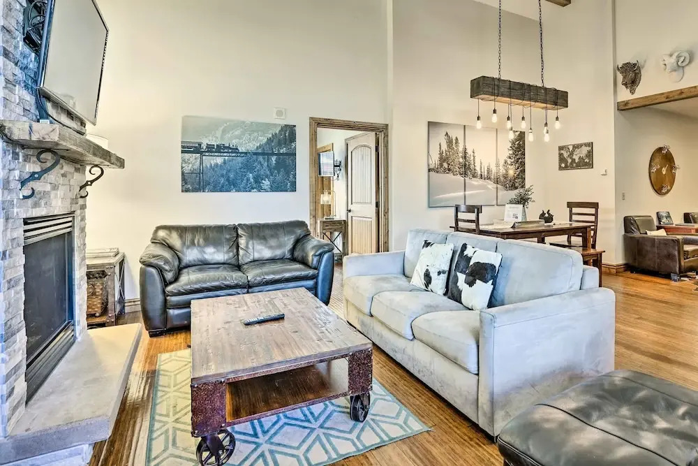 Winter Park Condo w/ Mountain Views + Hot Tub