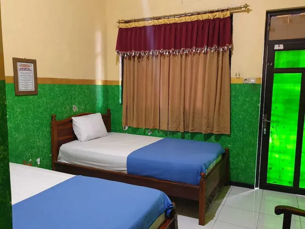 Hotel O Houstel Darma Syariah