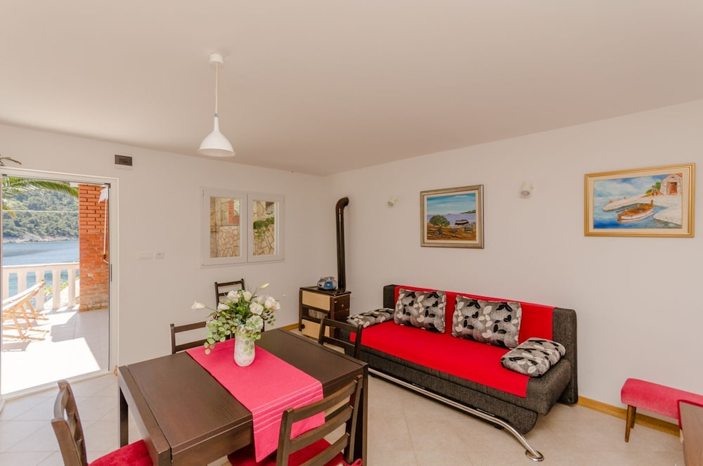 House Ancica