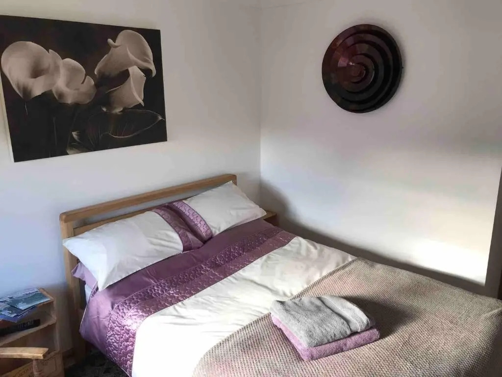 Exclusive double room, en-suite wet room Private entrance
